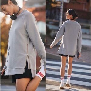 VARLEY Manning Sweat Sweatshirt in Light Grey Size Small Pullover Side Zipper